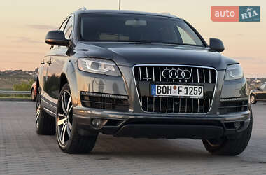 Внедорожник / Кроссовер Audi Q7 2013 в 