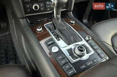 Внедорожник / Кроссовер Audi Q7 2013 в 