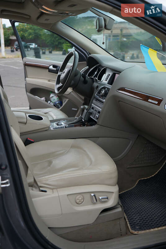 Внедорожник / Кроссовер Audi Q7 2013 в Одессе