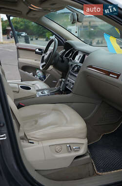 Внедорожник / Кроссовер Audi Q7 2013 в 