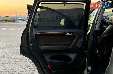 Внедорожник / Кроссовер Audi Q7 2013 в 