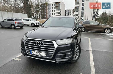 Позашляховик / Кросовер Audi Q7 2016 в 