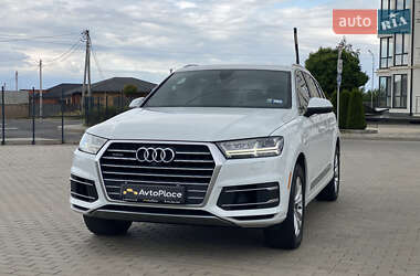 Позашляховик / Кросовер Audi Q7 2016 в 