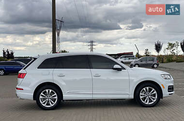 Позашляховик / Кросовер Audi Q7 2016 в 