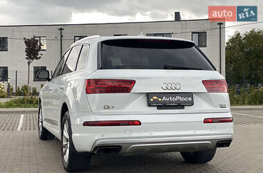 Позашляховик / Кросовер Audi Q7 2016 в 