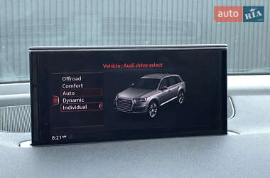 Позашляховик / Кросовер Audi Q7 2016 в 