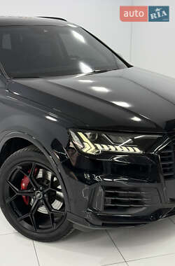 Внедорожник / Кроссовер Audi Q7 2020 в 