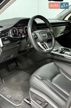 Внедорожник / Кроссовер Audi Q7 2020 в 