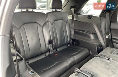 Позашляховик / Кросовер Audi Q7 2016 в 