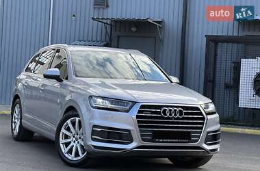 Внедорожник / Кроссовер Audi Q7 2015 в 