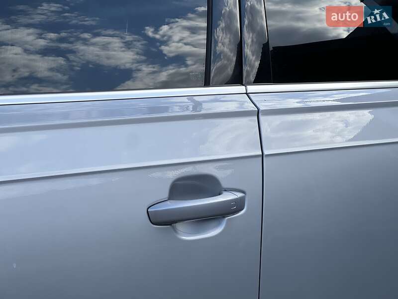 Позашляховик / Кросовер Audi Q7 2015 в Ужгороді