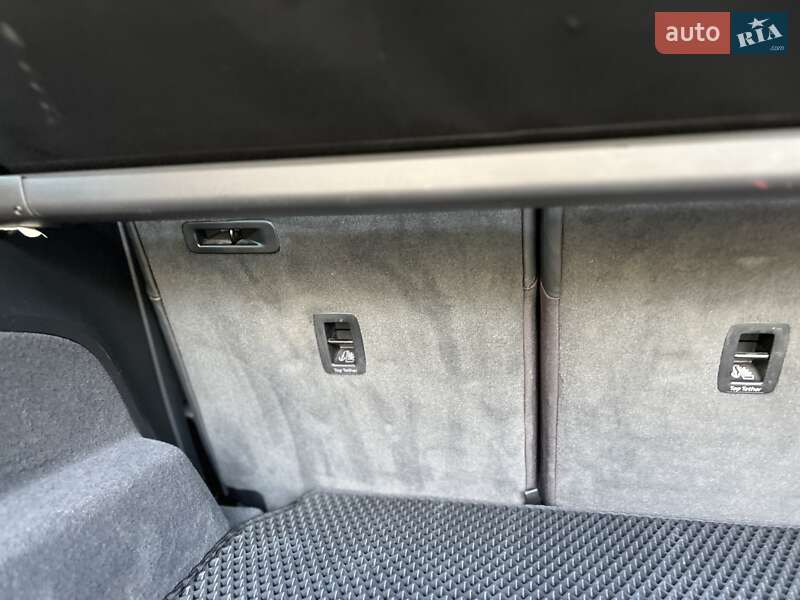 Позашляховик / Кросовер Audi Q7 2015 в Ужгороді