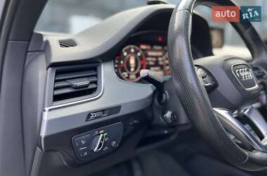 Внедорожник / Кроссовер Audi Q7 2015 в 