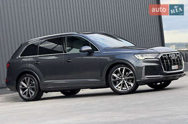 Внедорожник / Кроссовер Audi Q7 2020 в 