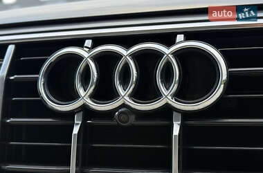 Внедорожник / Кроссовер Audi Q7 2020 в 