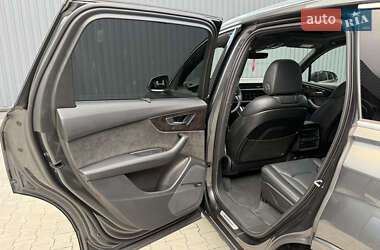 Внедорожник / Кроссовер Audi Q7 2020 в 