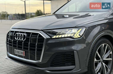 Внедорожник / Кроссовер Audi Q7 2020 в 