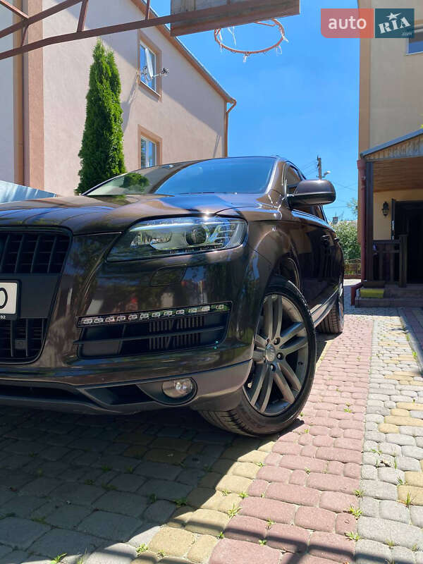Позашляховик / Кросовер Audi Q7 2011 в Миколаєві