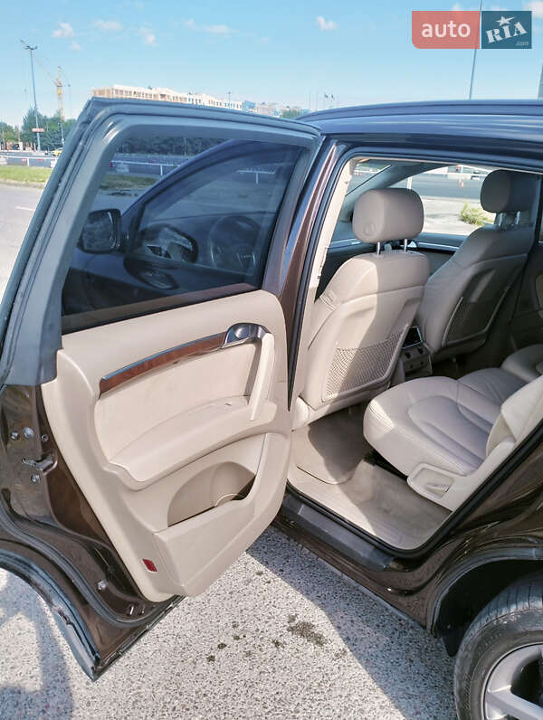 Позашляховик / Кросовер Audi Q7 2011 в Миколаєві