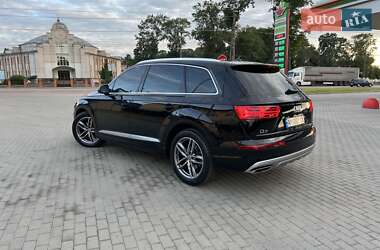 Внедорожник / Кроссовер Audi Q7 2016 в 