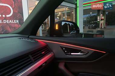 Внедорожник / Кроссовер Audi Q7 2016 в 