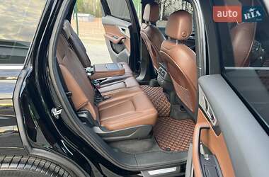 Внедорожник / Кроссовер Audi Q7 2016 в 