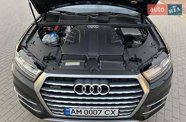 Внедорожник / Кроссовер Audi Q7 2016 в 
