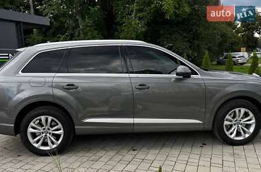 Внедорожник / Кроссовер Audi Q7 2017 в 