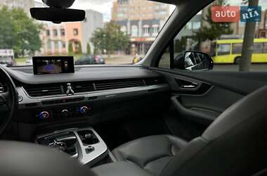 Внедорожник / Кроссовер Audi Q7 2017 в 