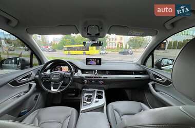 Внедорожник / Кроссовер Audi Q7 2017 в 