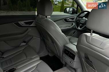 Внедорожник / Кроссовер Audi Q7 2017 в 