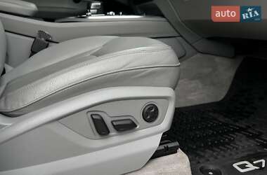 Внедорожник / Кроссовер Audi Q7 2017 в 