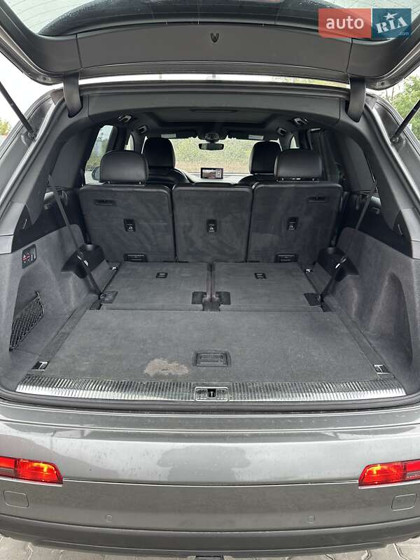 Внедорожник / Кроссовер Audi Q7 2016 в Белогородке