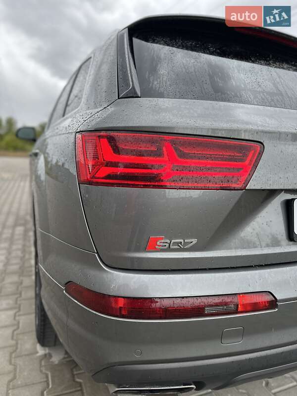 Внедорожник / Кроссовер Audi Q7 2016 в Белогородке