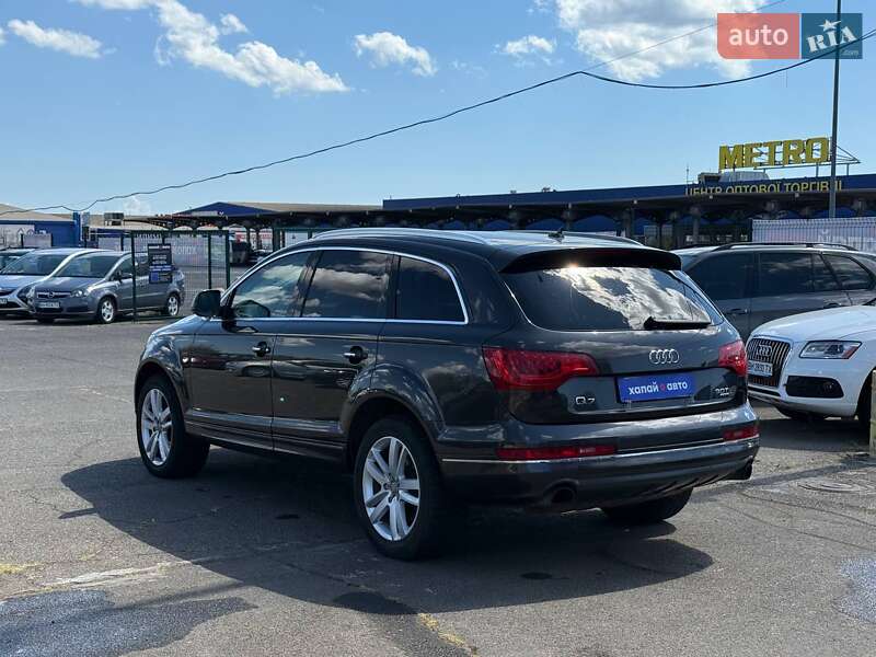 Позашляховик / Кросовер Audi Q7 2013 в Одесі