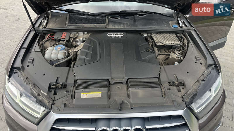 Позашляховик / Кросовер Audi Q7 2015 в Черкасах
