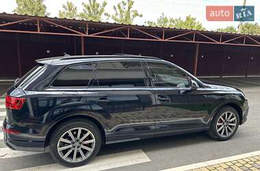 Внедорожник / Кроссовер Audi Q7 2016 в 