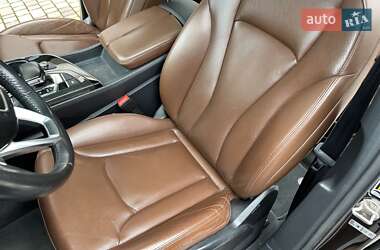 Внедорожник / Кроссовер Audi Q7 2016 в 