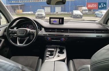 Внедорожник / Кроссовер Audi Q7 2016 в 
