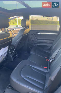 Внедорожник / Кроссовер Audi Q7 2015 в 