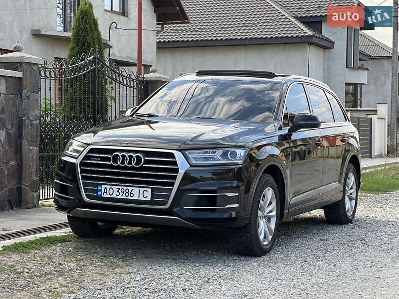 Позашляховик / Кросовер Audi Q7 2016 в Виноградові
