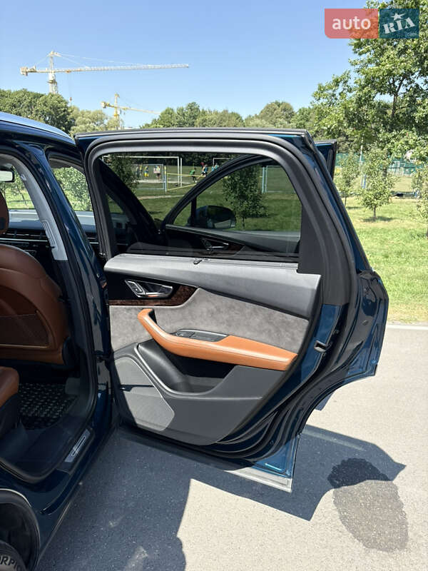 Внедорожник / Кроссовер Audi Q7 2017 в Ивано-Франковске