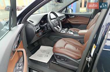 Внедорожник / Кроссовер Audi Q7 2018 в 