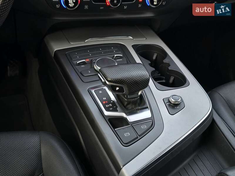 Позашляховик / Кросовер Audi Q7 2016 в Хмельницькому
