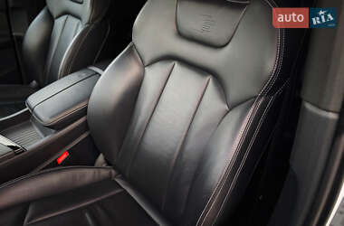 Внедорожник / Кроссовер Audi Q7 2016 в 