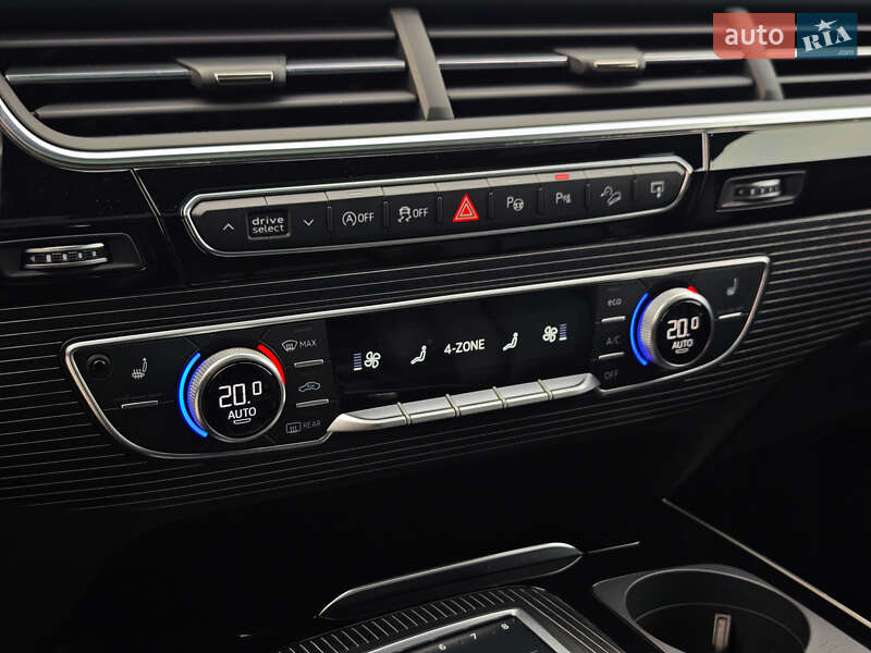 Позашляховик / Кросовер Audi Q7 2016 в Дубні