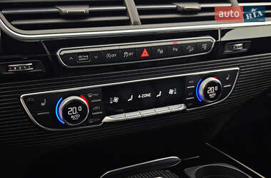 Внедорожник / Кроссовер Audi Q7 2016 в 