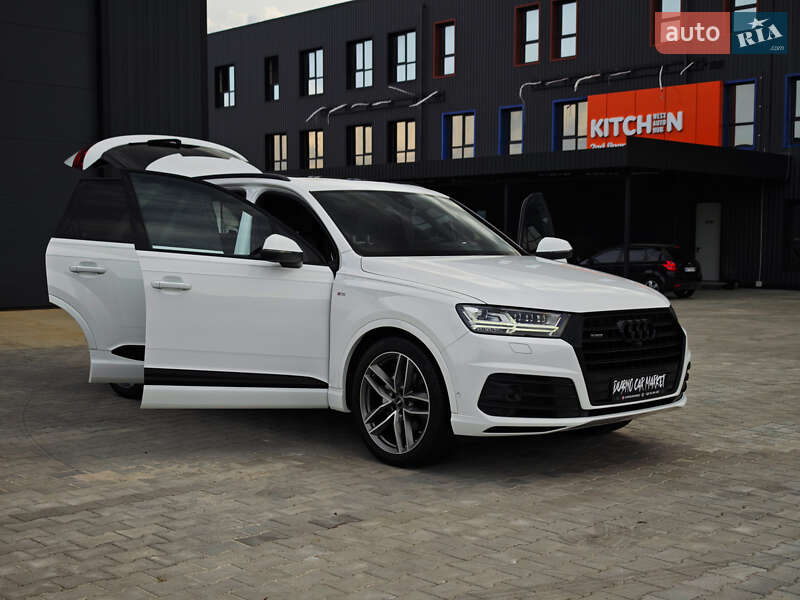 Позашляховик / Кросовер Audi Q7 2016 в Дубні