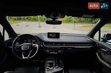 Внедорожник / Кроссовер Audi Q7 2016 в 