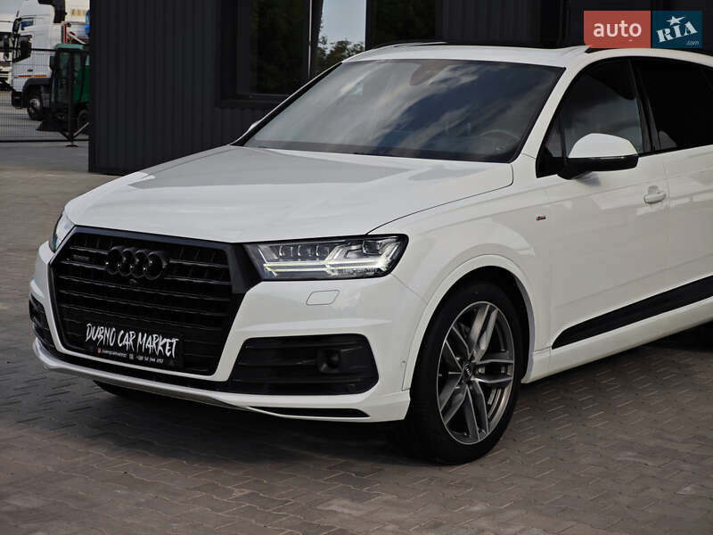 Позашляховик / Кросовер Audi Q7 2016 в Дубні